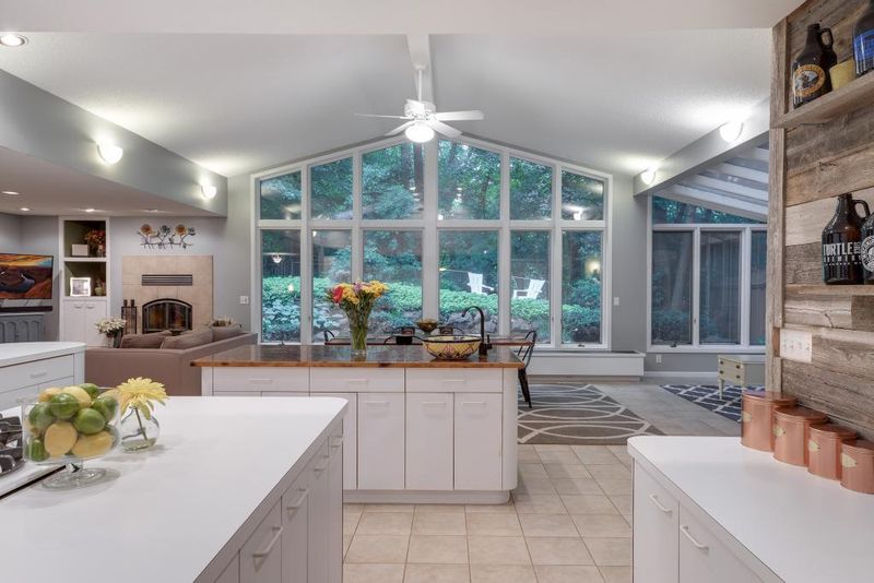 4670 Lakeway Ter, Excelsior, MN 55331