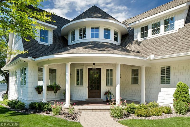 1928 Cottage Ln, Wayzata, MN 55391