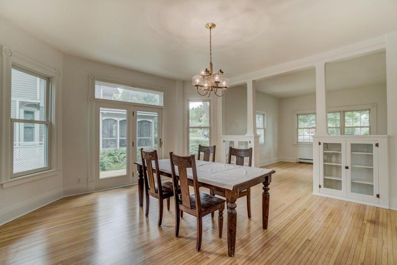 1323 1st St S, Stillwater, MN 55082