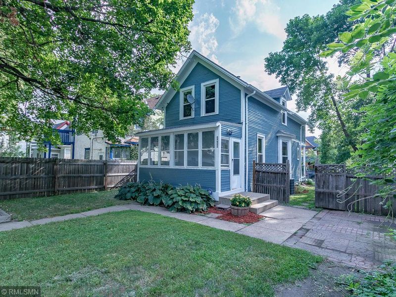 2420 12th Ave S, Minneapolis, MN 55404