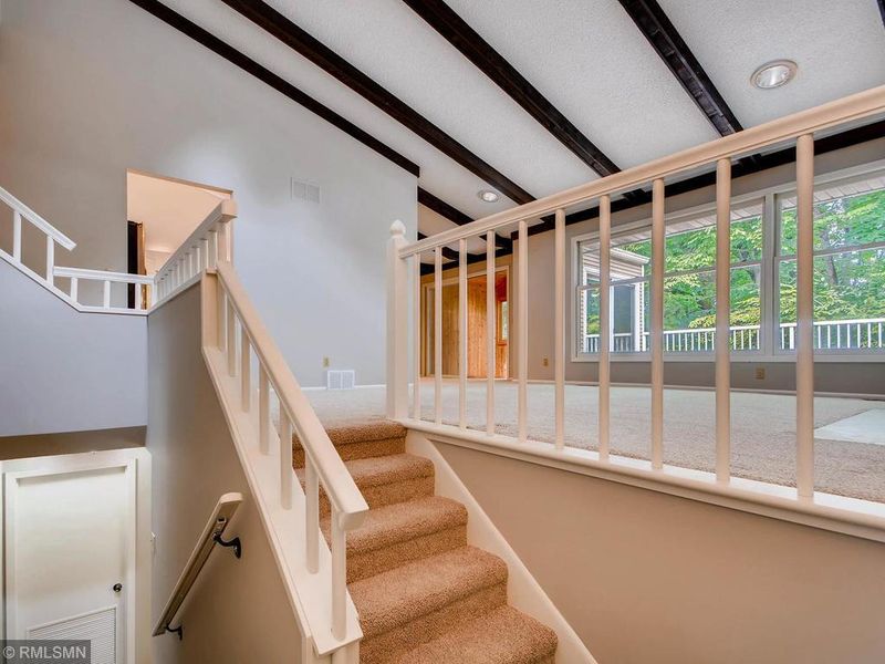 8855 Basswood Rd, Eden Prairie, MN 55344