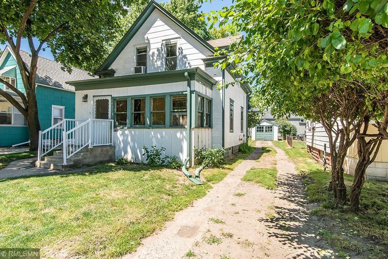 1433 Hewitt Ave, Saint Paul, MN 55104