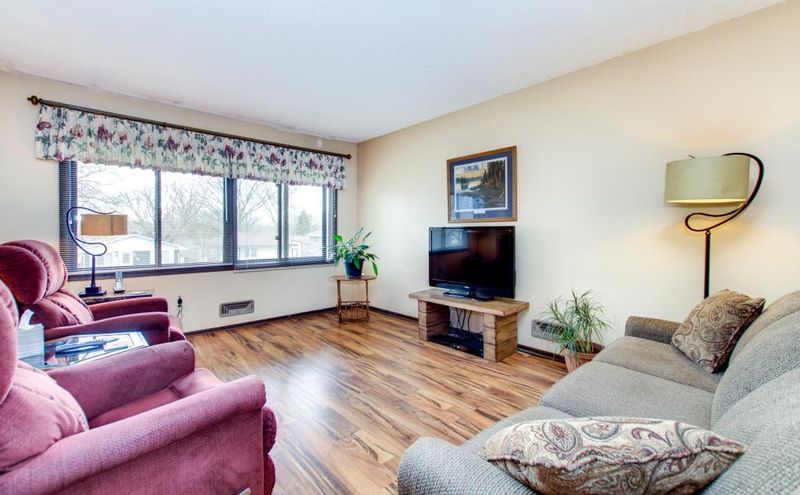 2060 N Ivy St, Maplewood, MN 55109