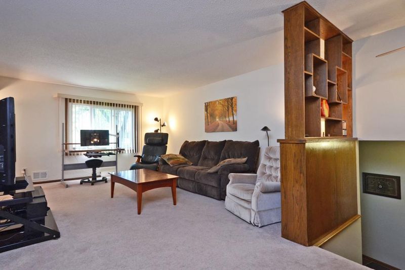 2908 Silver Lake Ct NE, Saint Anthony, MN 55421