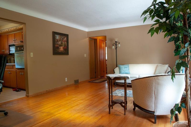 539 Annapolis St E, Saint Paul, MN 55118
