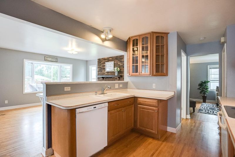 1974 California Ave E, Saint Paul, MN 55119