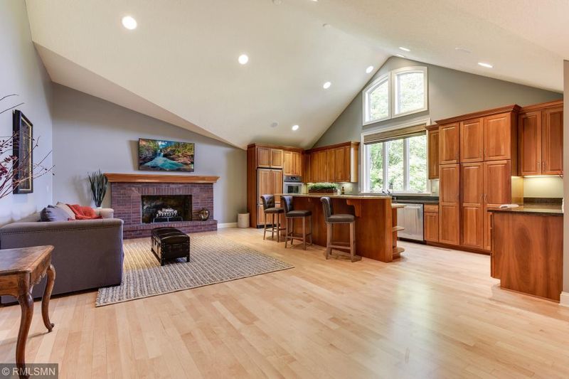 2890 East Rd, Wayzata, MN 55391