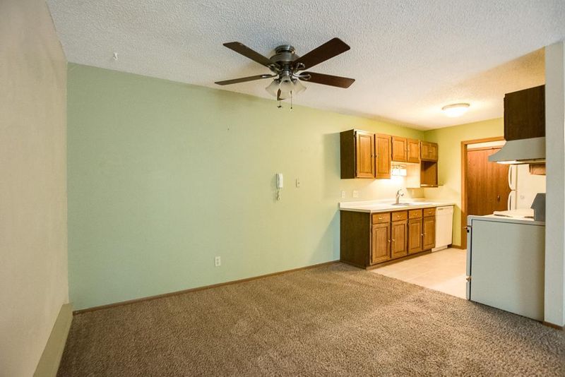 570 Whispering Ln #304, Hastings, MN 55033