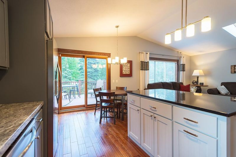9785 Upper 205th St W, Lakeville, MN 55044