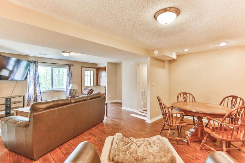 107 Leeds Pl, Willernie, MN 55090