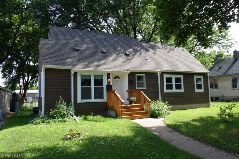 746 Cottage Ave E, Saint Paul, MN 55106