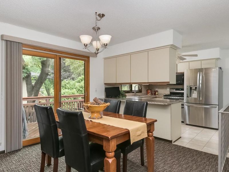 9940 Dakota Rd, Bloomington, MN 55438