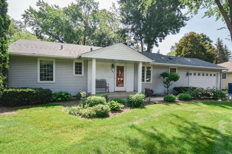 6101 York Ave S, Edina, MN 55410