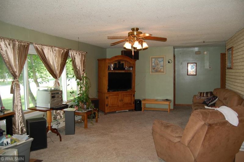 615 3rd St SE, Cokato, MN 55321