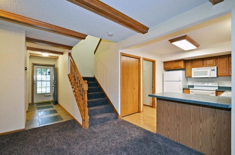 596 Monn Ave, Vadnais Heights, MN 55127