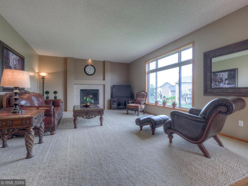8889 Whispering Oaks Trl, Shakopee, MN 55379