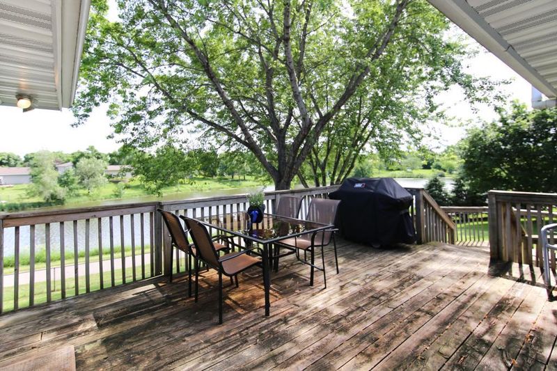758 Dakota Cir, Shakopee, MN 55379
