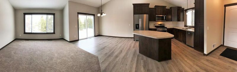 202 SE 9th Ave, Isanti, MN 55040