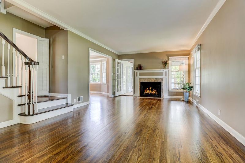 501 Blake Rd S, Hopkins, MN 55343