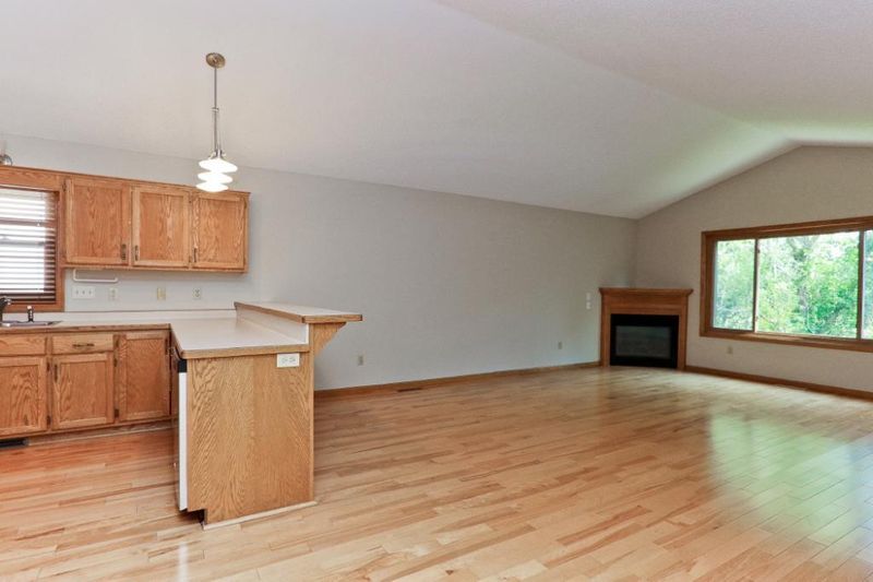 5724 Willow Trl, Shoreview, MN 55126
