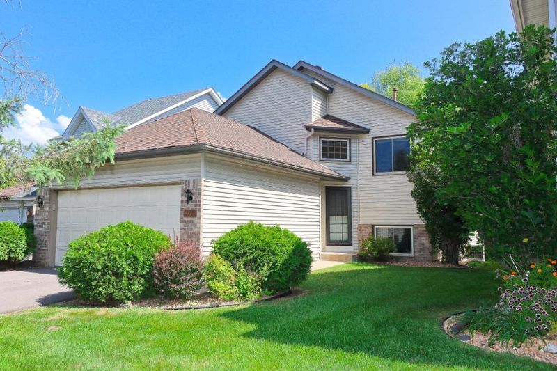 5724 Willow Trl, Shoreview, MN 55126