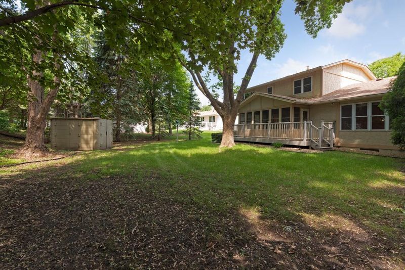 3257 Stinson Ct, New Brighton, MN 55112