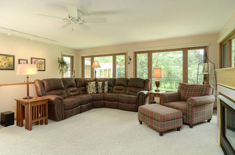 2348 Oak Ln, White Bear Lake, MN 55110