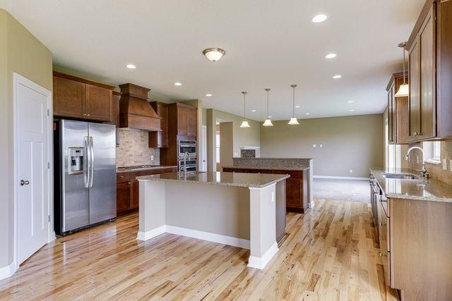 1322 Shadow Creek Curve, Eagan, MN 55123