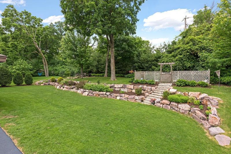 4051 Pipewood Ln, Excelsior, MN 55331
