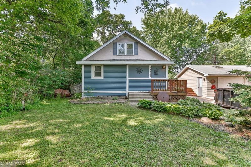 13204 Mcginty Rd E, Minnetonka, MN 55305