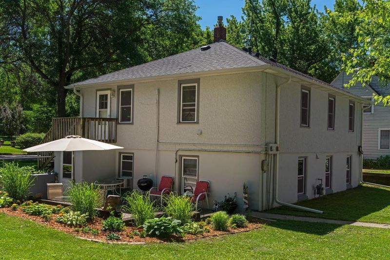 211 Lewis Ave W, Winsted, MN 55395