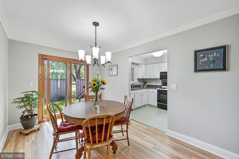 964 Monterey Dr, Shoreview, MN 55126