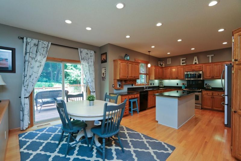 14024 Ridge Point Ct, Savage, MN 55378