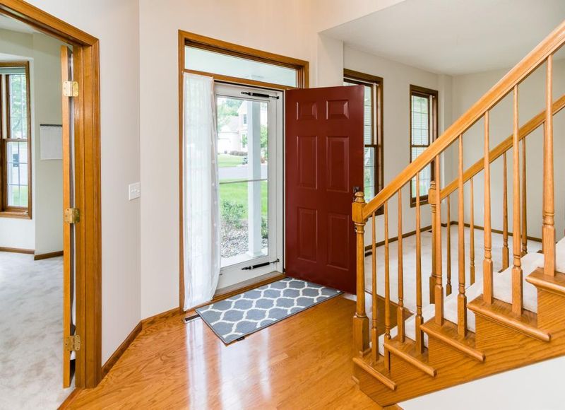 919 Briar Glen Ln, Woodbury, MN 55129