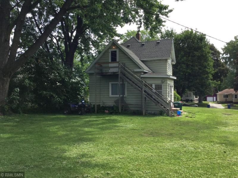 917 Bellows St, West Saint Paul, MN 55118