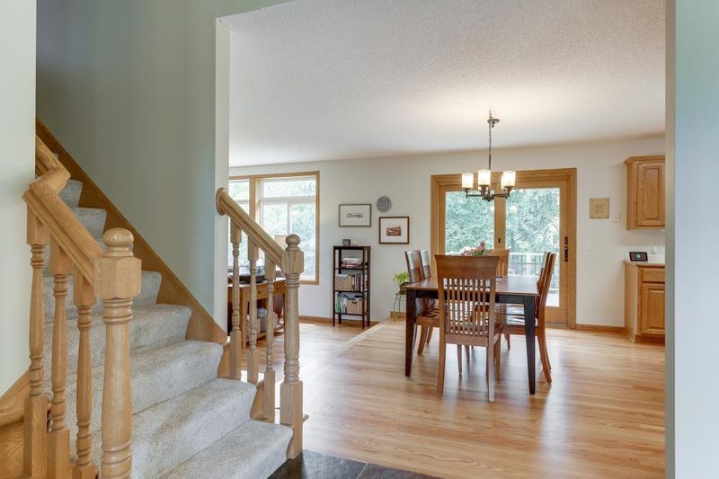 388 69th St N, Mahtomedi, MN 55115