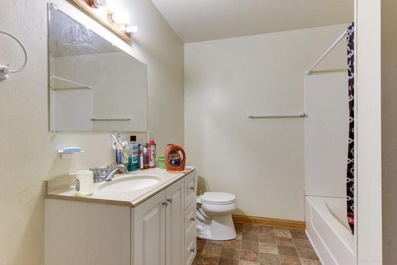 2904 Columbus Ave, Minneapolis, MN 55407