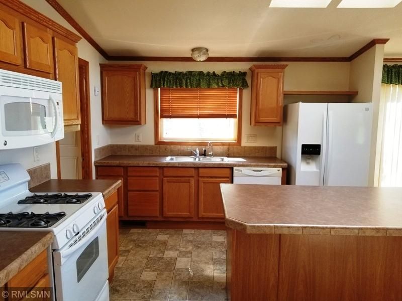 2036 NW 3rd St, Grand Rapids, MN 55744