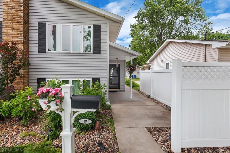 47 7th St S, Sauk Rapids, MN 56379