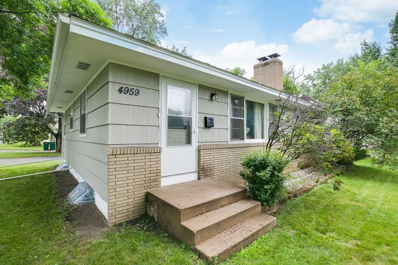 4959 7th St NE, Columbia Heights, MN 55421