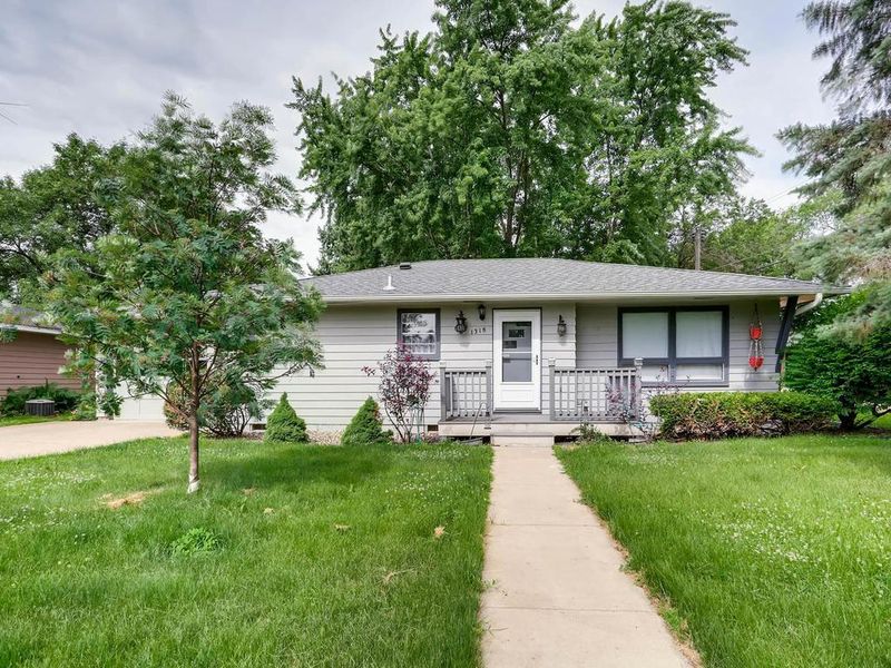 1318 Maple St, Hastings, MN 55033