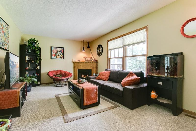 33143 Malmberg Ave, Lindstrom, MN 55045