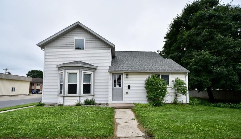 401 S Main St, Pine Island, MN 55963