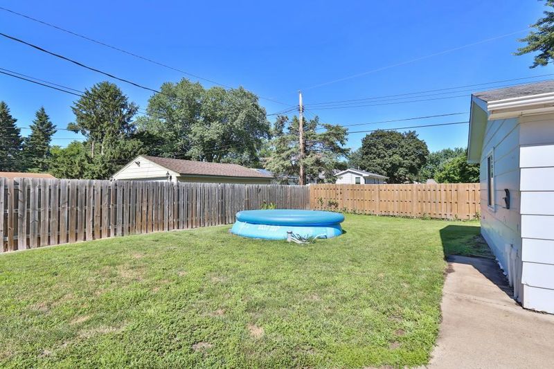 4810 Sandra Ln, White Bear Lake, MN 55110