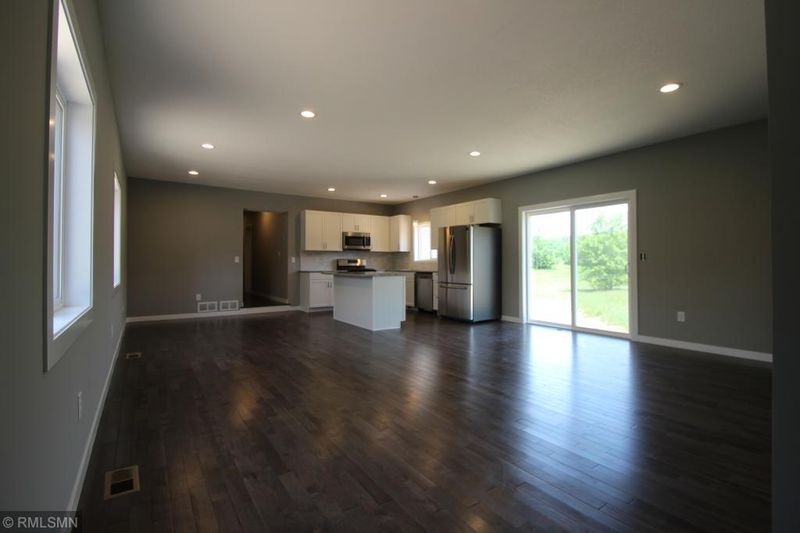 2811 330th Ln NW, Cambridge, MN 55008