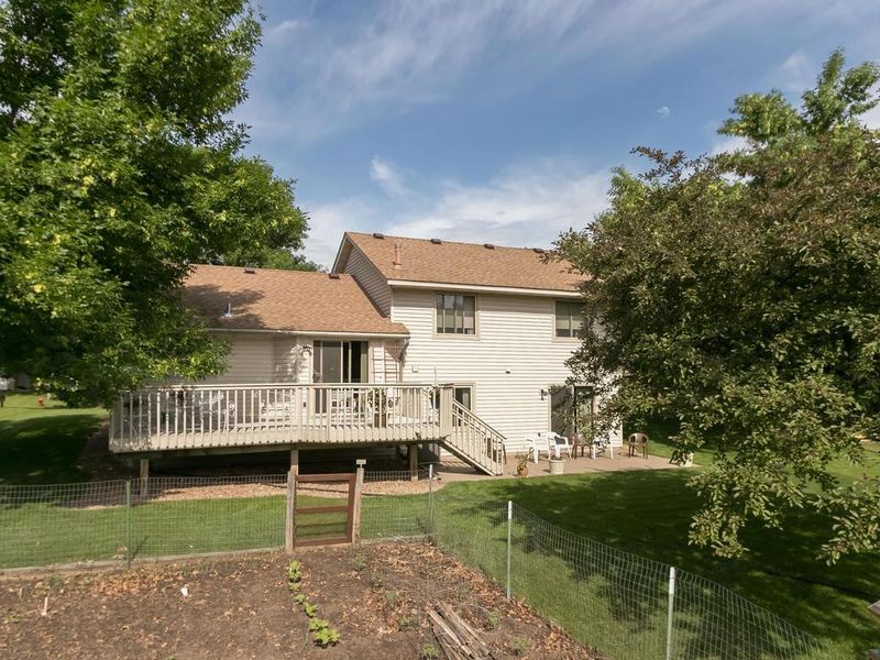 9074 Rosewood Ln N, Maple Grove, MN 55369