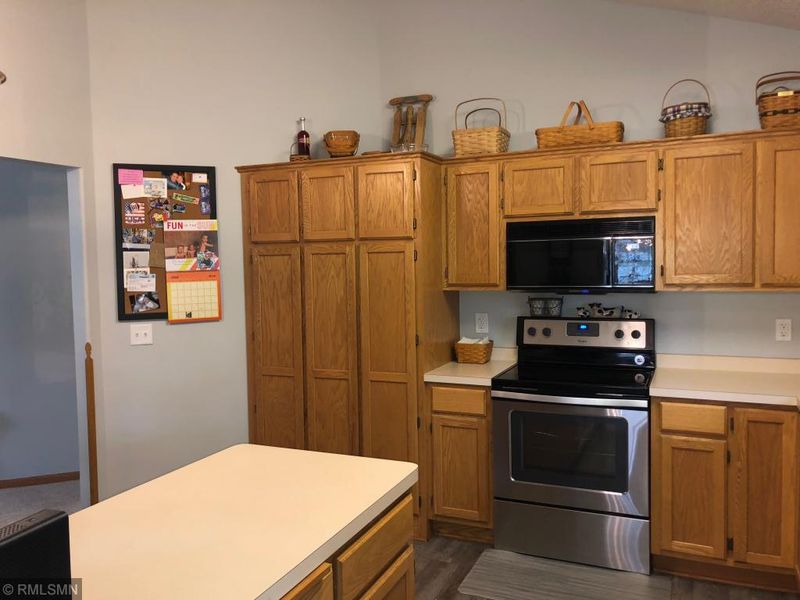 718 E Nicollet Blvd, Burnsville, MN 55337