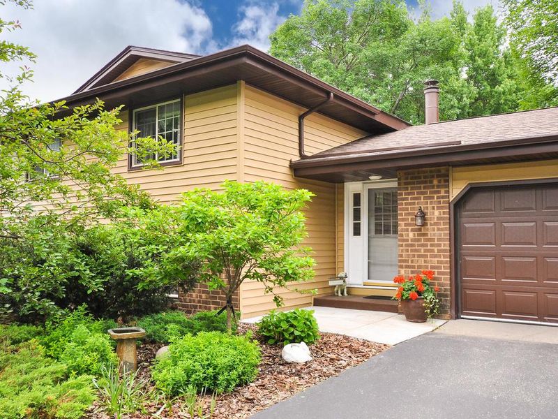 9911 96th Pl N, Maple Grove, MN 55369