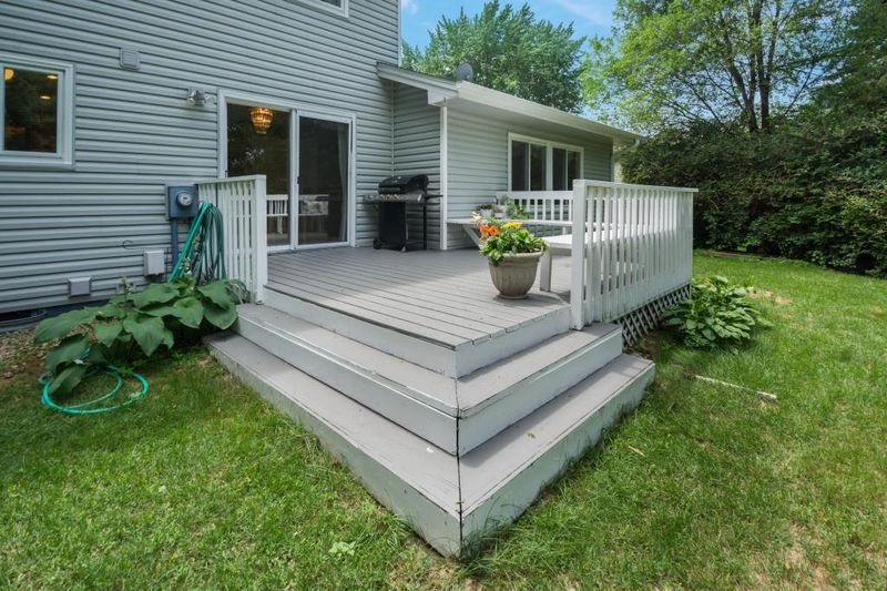 575 Bucher Ave, Shoreview, MN 55126