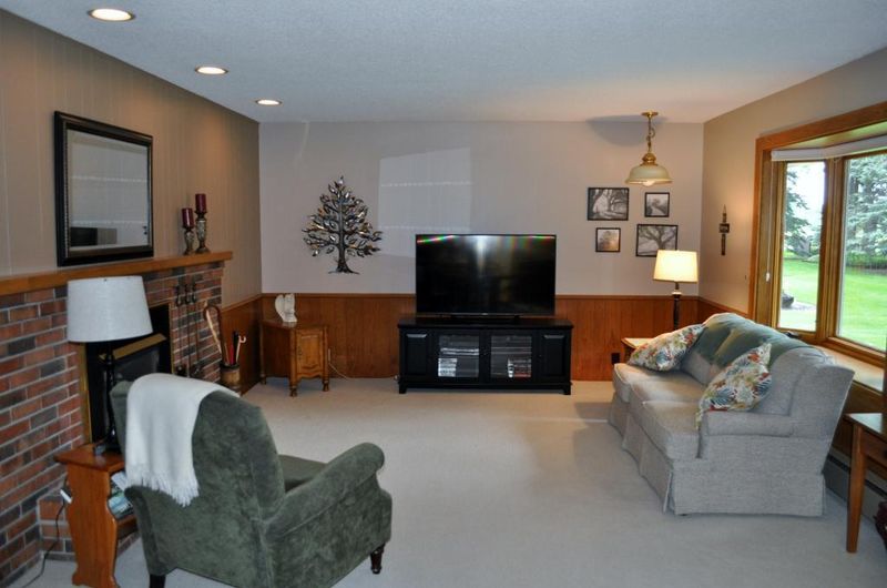 216 7th Ave NE, Osseo, MN 55369